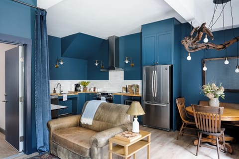 1 North Barn Burner Living Dining Kitchen 2022