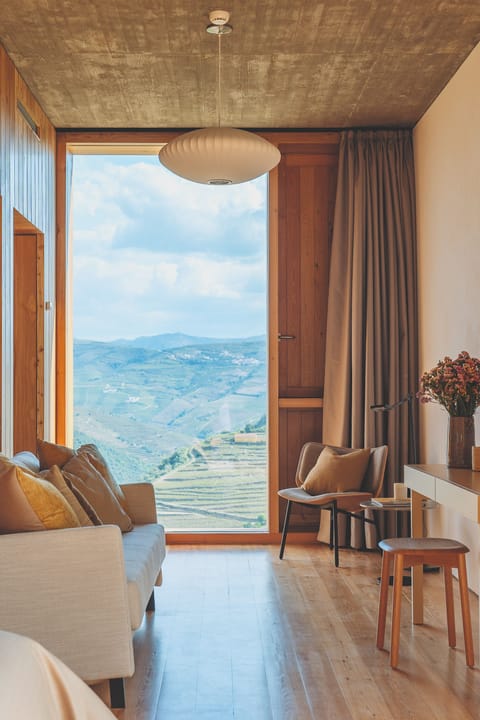 Premium Suite | Individually decorated, individually furnished, desk, blackout drapes