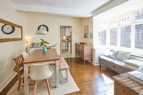 Rosebank Cottage, Saltburn-by-the-Sea - Host & Stay