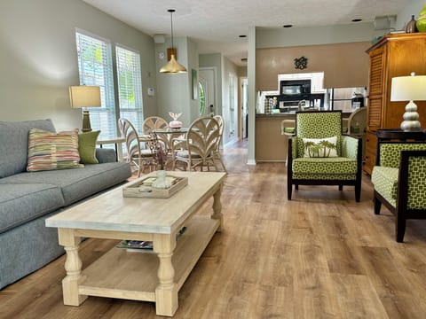 OPEN COMFORTABLE SPACE