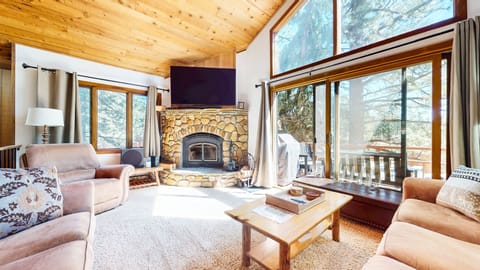 Condo, 3 Bedrooms | Living area | Smart TV, streaming services