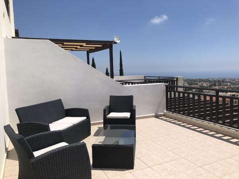 Balcony seating area