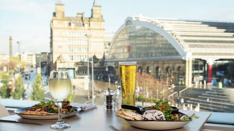 Breakfast, lunch, dinner served; British cuisine 