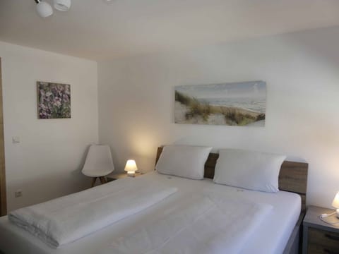 Apartment | 2 bedrooms, free WiFi, bed sheets