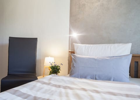 Apartment | 1 bedroom, in-room safe, iron/ironing board, free WiFi