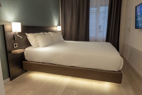Double Room, 1 Queen Bed, City View (5) | Premium bedding, memory foam beds, individually decorated, desk