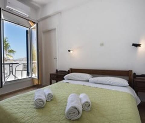 Basic Double Room | Free WiFi, bed sheets