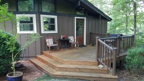 Front deck with grill