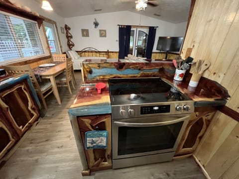 New kitchen and appliances