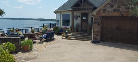 Stunning lake views 