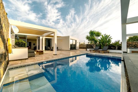 Casa Chani with heated pool in El Roque (2921)