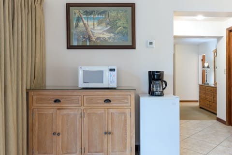 Superior Suite, Pool View | Soundproofing, free WiFi, bed sheets