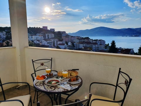 Balcony overlooking Adriatic - 250 meters from beach