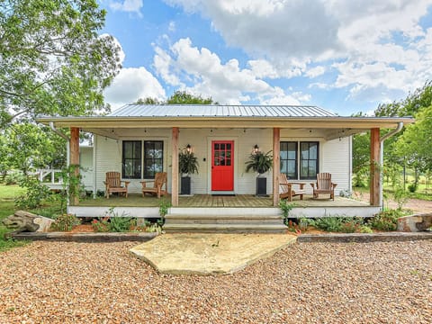 Farmhouze -Front