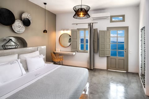 Suite (Blue Dome Suite) | 1 bedroom, hypo-allergenic bedding, Select Comfort beds, desk