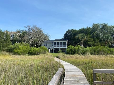 Dock to House