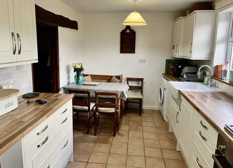 Large sit-in kitchen fully equipped for your stay
