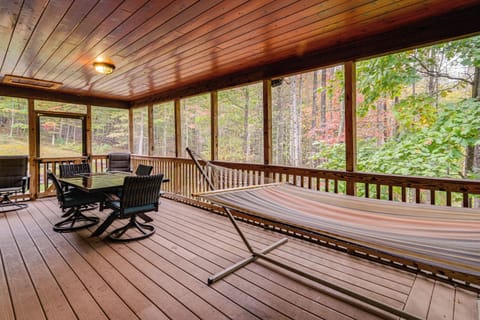 Maurertown Vacation Rental | 6BR | 4BA | 5,200 Sq Ft