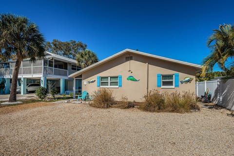 3-web-or-mls-Front20Exterior202-4
