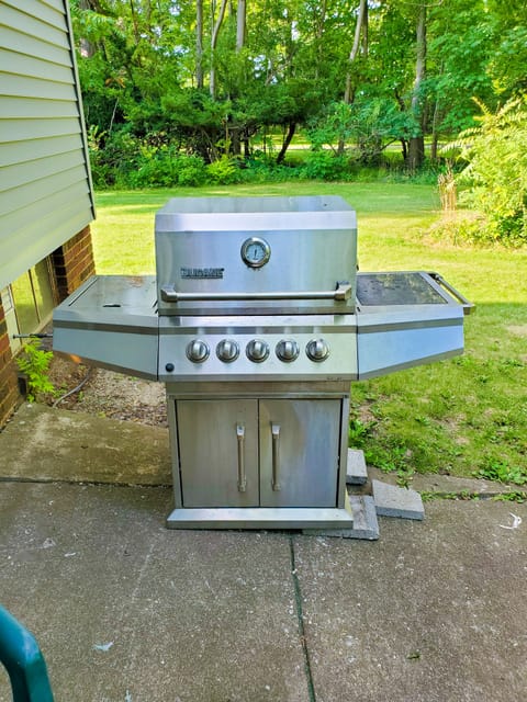 Quality Stainless Steel Grille included!