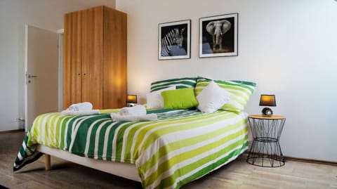 Apartment | 2 bedrooms, desk, iron/ironing board, free WiFi
