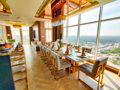 Presidential Suite | Living area | LCD TV