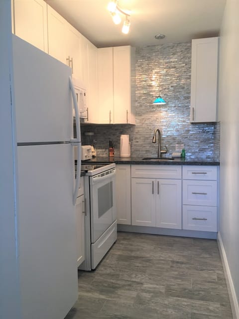 Updated Fully Equipped Kitchen