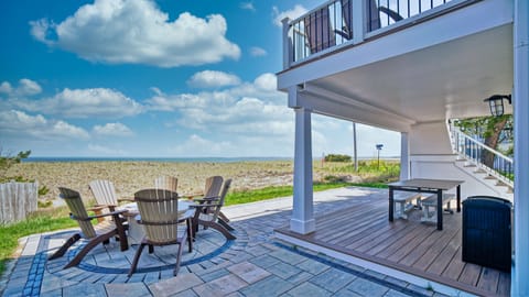 Outdoor decks and patio | Propane fire pit
