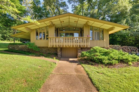 Cherokee Village Vacation Rental | 1BR | 1BA | 1,050 Sq Ft | Stairs to Enter