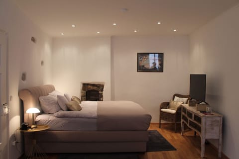 Classic Apartment | 1 bedroom, free WiFi, bed sheets