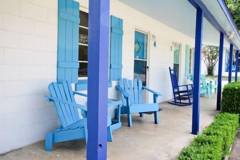 Valentine Lakeside-Studio Cabin 1 Cabin in Kingsland