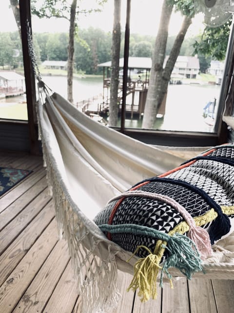 Screened-in Porch with hammock