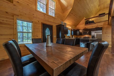 Dining Table Seats 6