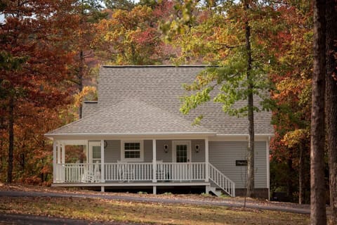 Storybrook Cottage Rental in fall in Mena Arkansas