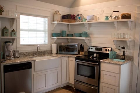 Farmhouse country kitchen in Arkansas Cabin rental