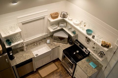 farmhouse kitchen in arkansas cottage rental
