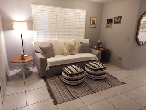 Pull out queen size sofa bed

