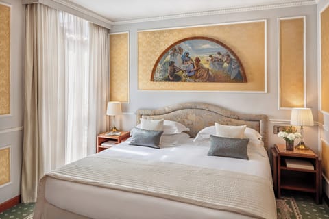 Suite | Premium bedding, minibar, in-room safe, individually decorated