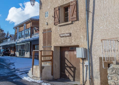 Maison Mignon, Rue des Ecoles