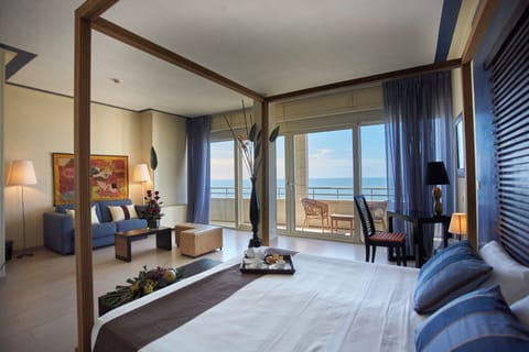 Junior Suite, Balcony, Sea View | Frette Italian sheets, premium bedding, down comforters, pillowtop beds