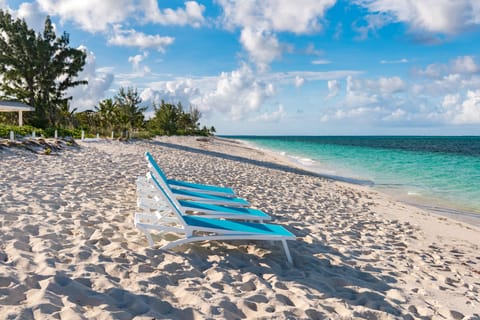 Beach nearby, white sand, free beach shuttle, beach towels