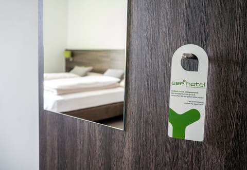 Double Room | In-room safe, desk, soundproofing, free WiFi