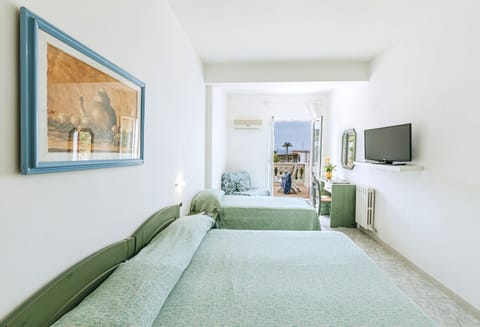 Triple Room, Sea View | In-room safe, desk, blackout drapes, free WiFi