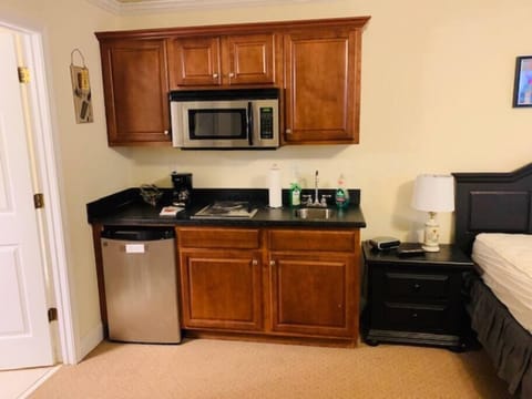 Primary suite Kitchenette