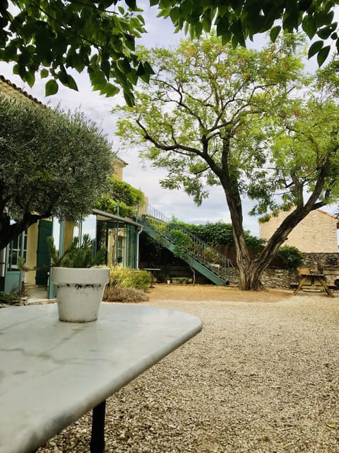 Studio, 1 Queen Bed with Sofa bed | Garden view