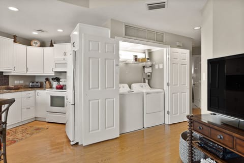 Laundry with Full Washer/Dryer