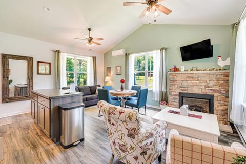 Brodheadsville Vacation Rental | 1BR | 1.5BA | 1,000 Sq Ft | 1 Step Required