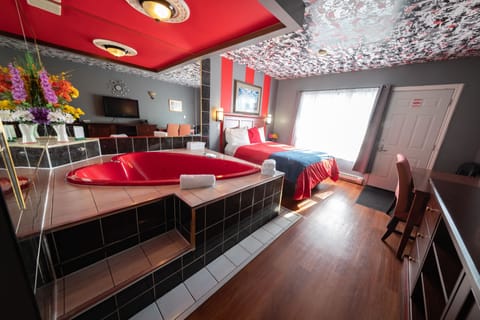 Suite, 1 Queen Bed, Jetted Tub, Courtyard View | View from room