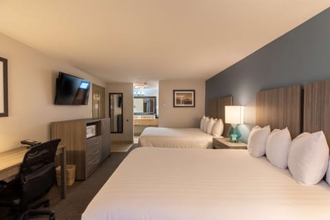 In-room safe, individually decorated, individually furnished, desk