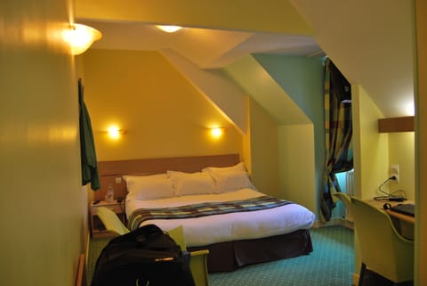 Standard Double Room | Free WiFi